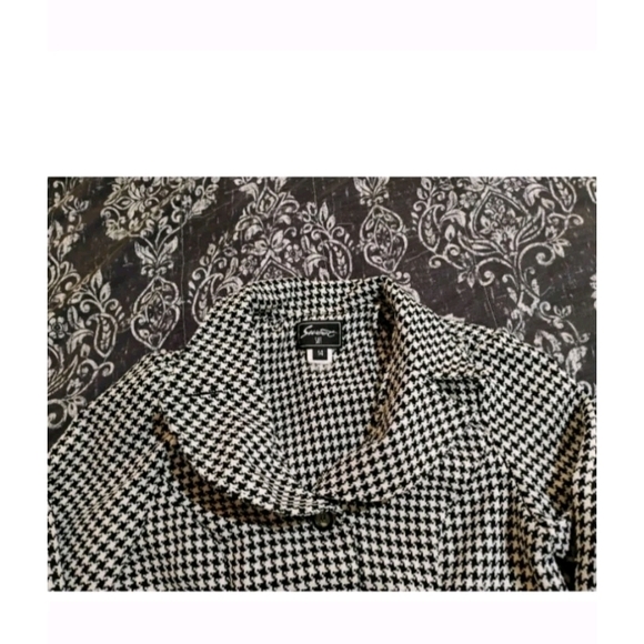 Elegant Houndstooth Women's Blazer - Picture 4 of 10